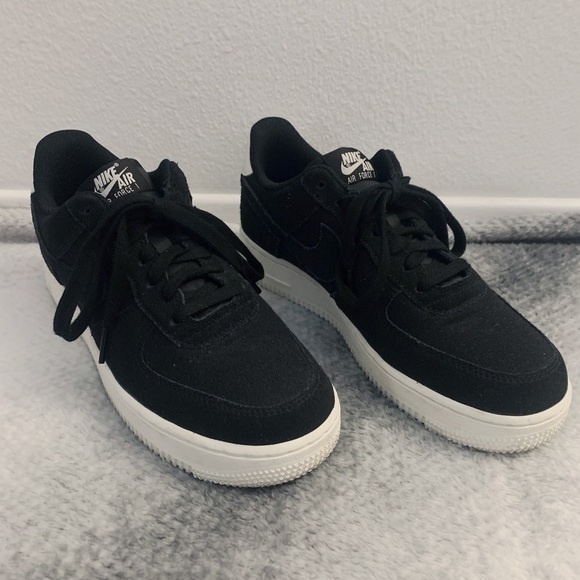 Nike Air Force 1 - Picture 1 of 4